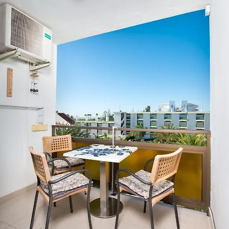 Nikis Flat 플라야 델 잉글스