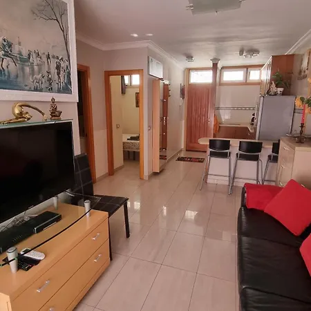 Nikis Flat 아파트