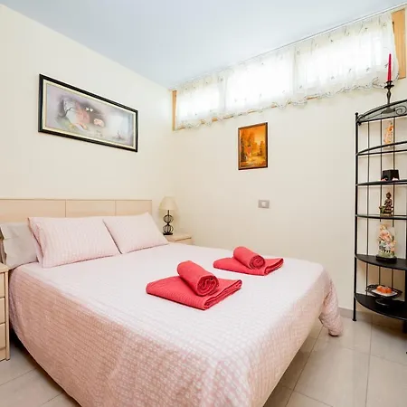 Nikis Flat Πλάγια ντελ Ινγκλές